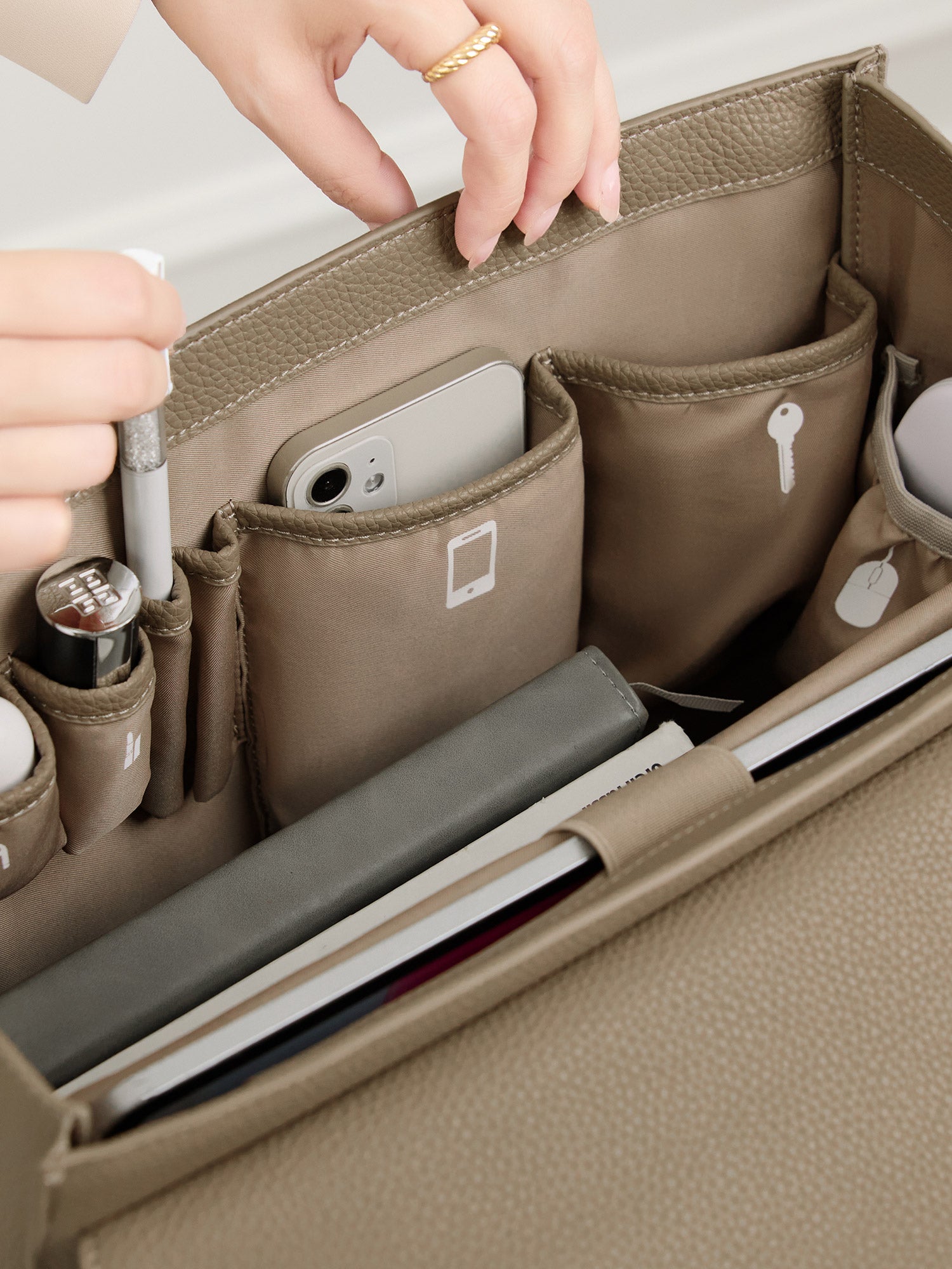 Victoria Hyde 2-in-1 backpack: stylish microfiber leather, converts from handbag to backpack with detachable straps, padded tablet compartment, lightweight.