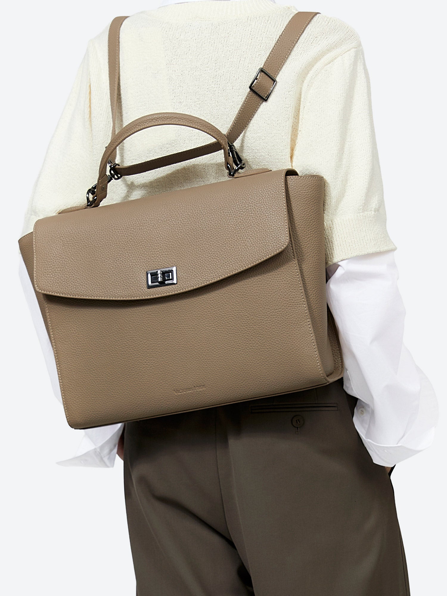 Victoria Hyde 2-in-1 backpack: stylish microfiber leather, converts from handbag to backpack with detachable straps, padded tablet compartment, lightweight.