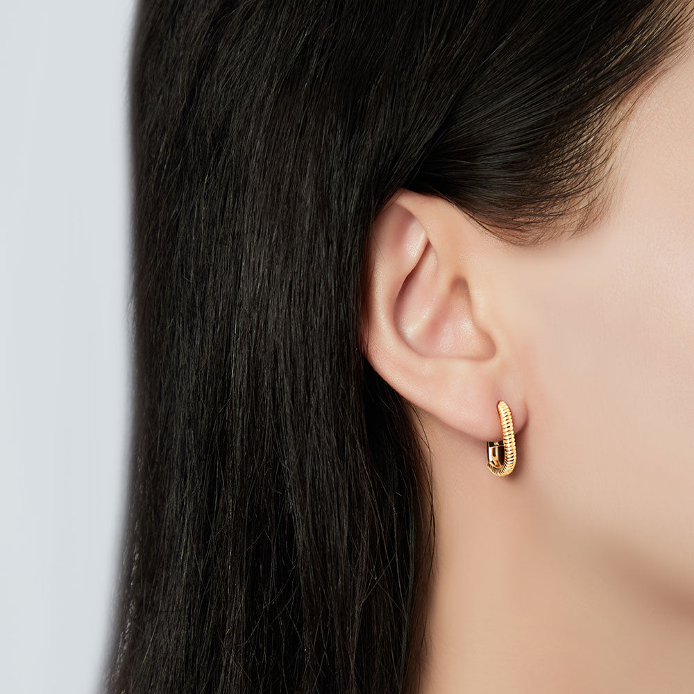 Victoria Hyde gold O-shaped earrings, eco-friendly copper, minimalist design, 11x17x2.2 mm, 2.4g – elegant for daily or special occasions.