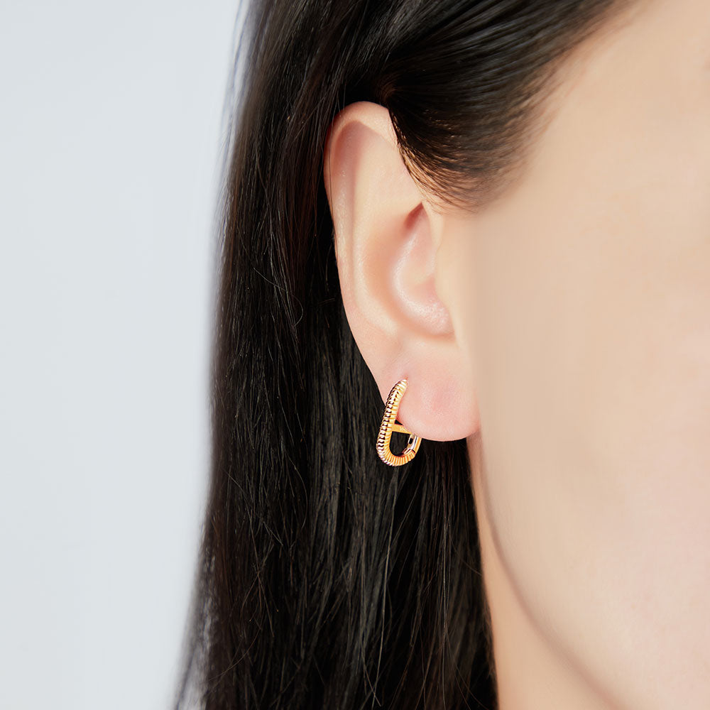 Victoria Hyde gold O-shaped earrings, eco-friendly copper, minimalist design, 11x17x2.2 mm, 2.4g – elegant for daily or special occasions.