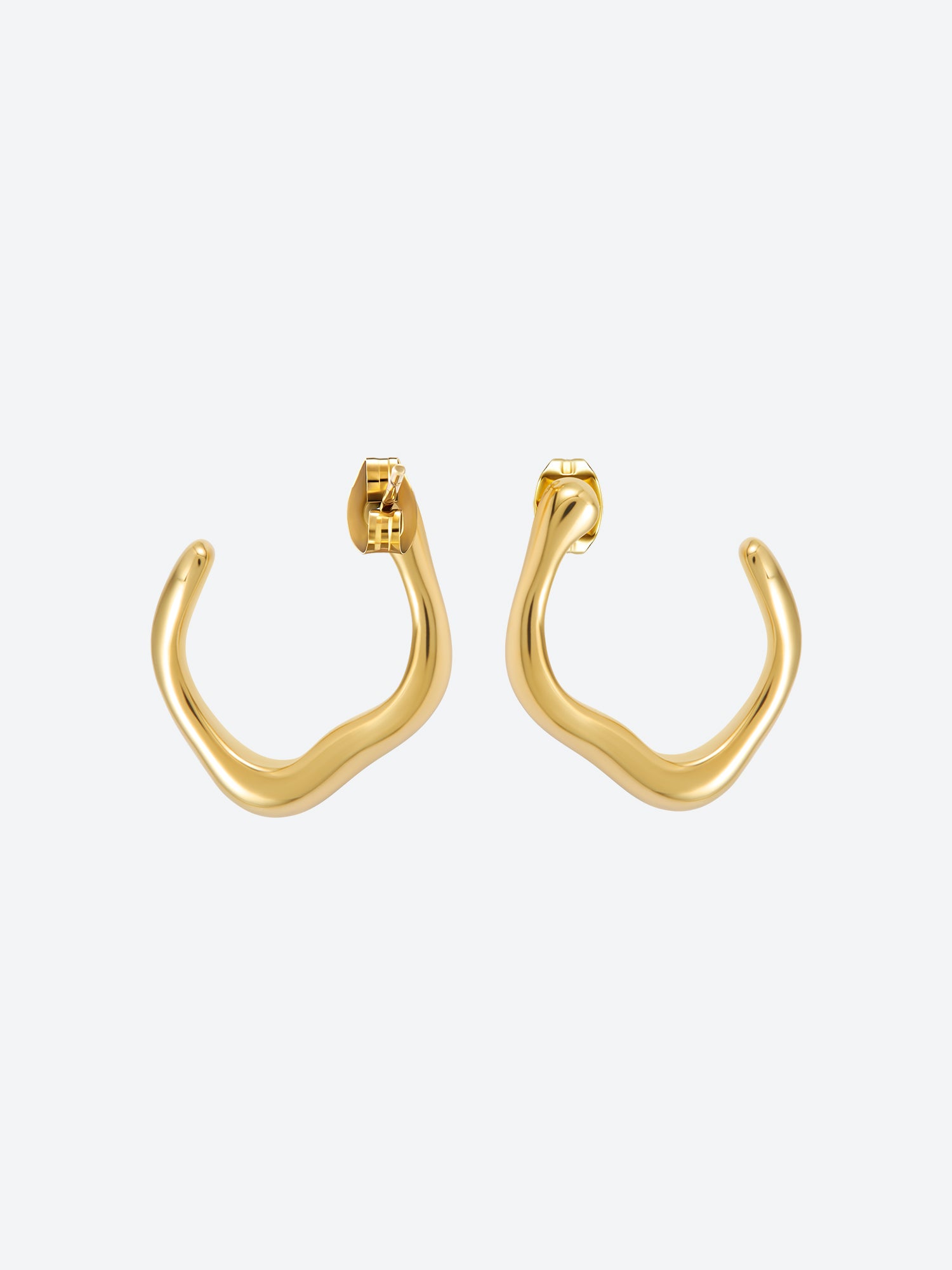 Ursula earrings in 1N14 light gold with 925 silver posts, sophisticated everyday jewelry designed for modern professional women