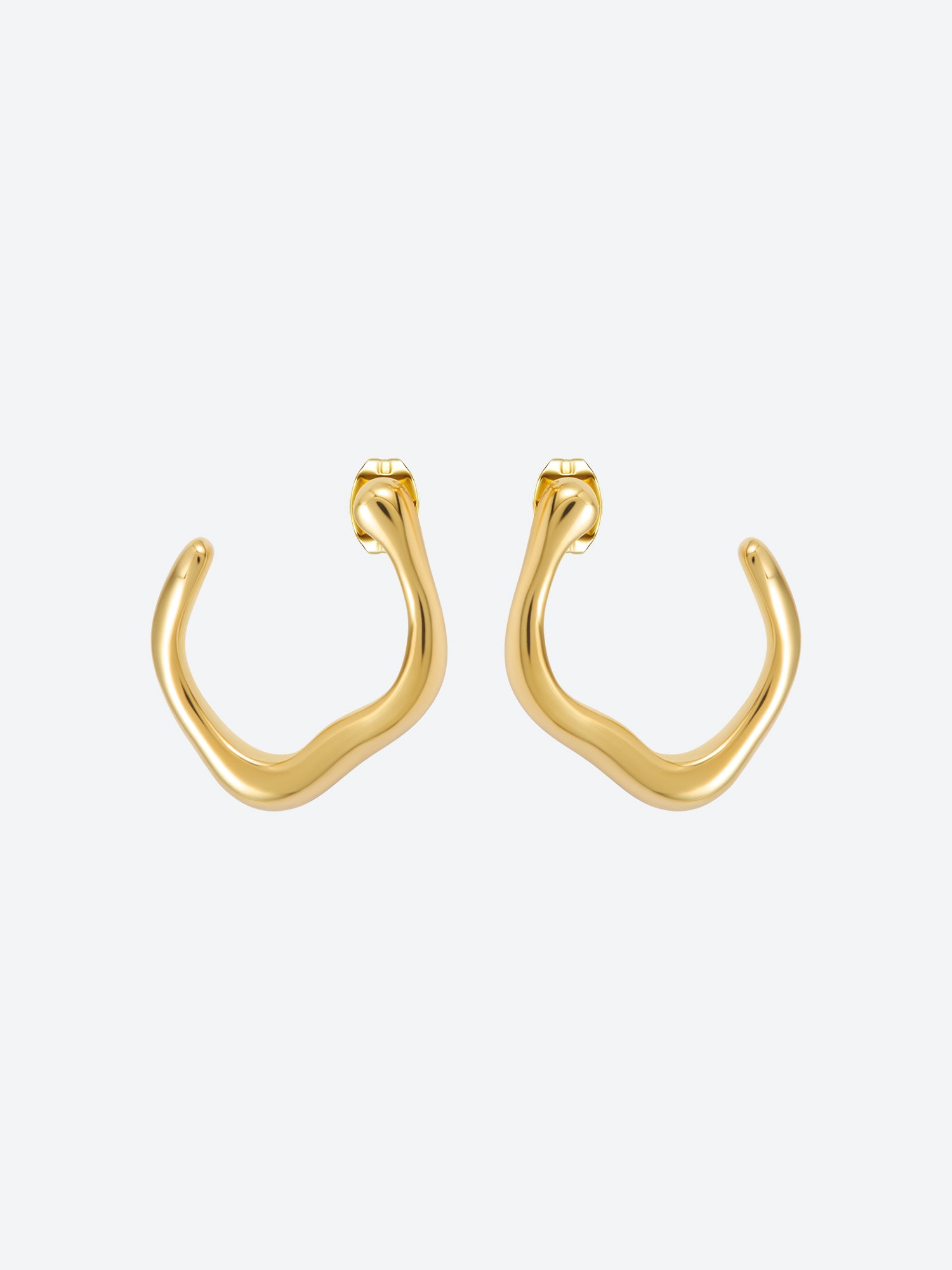 Ursula earrings in 1N14 light gold with 925 silver posts, sophisticated everyday jewelry designed for modern professional women