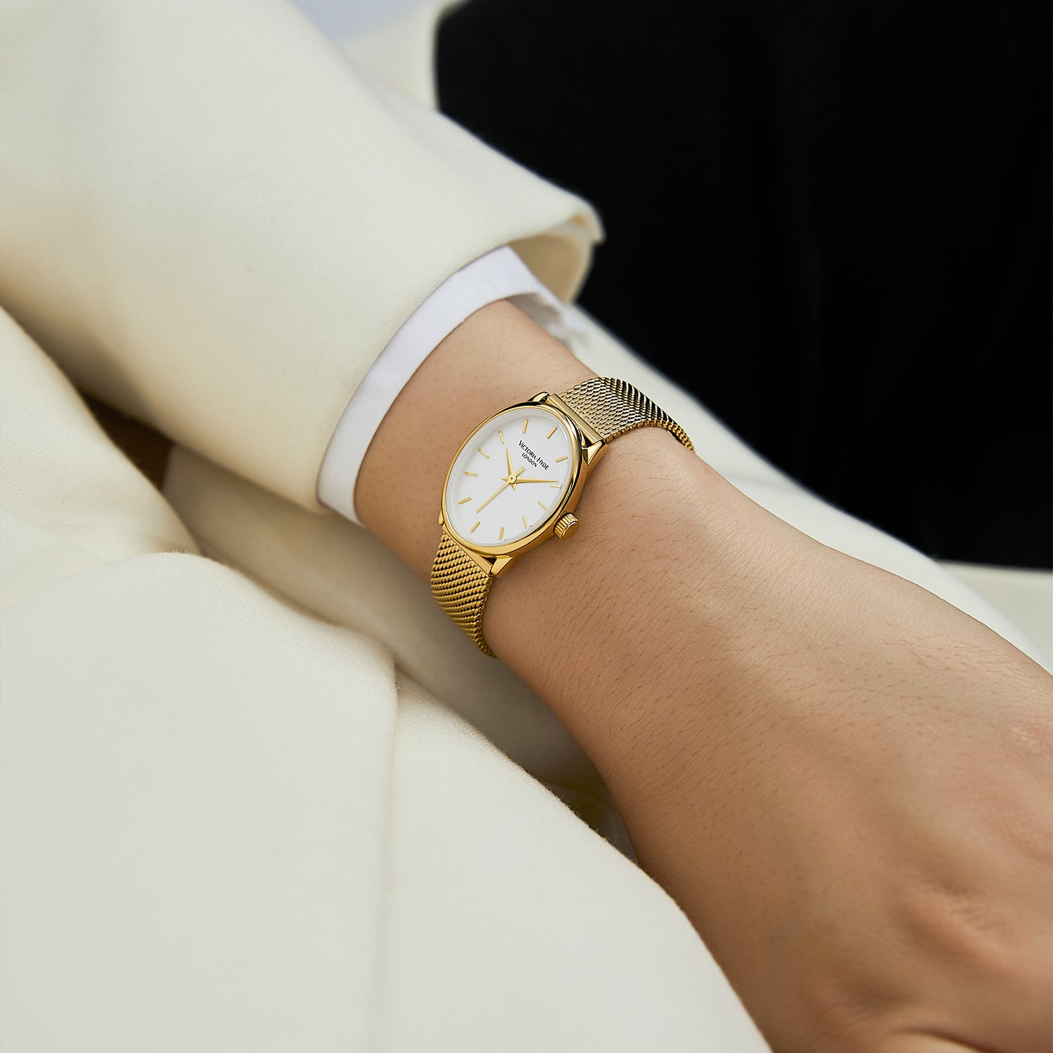 Edith Watch Elegant women's watch with eco-friendly copper alloy case in 22 x 27 x 7.5mm
