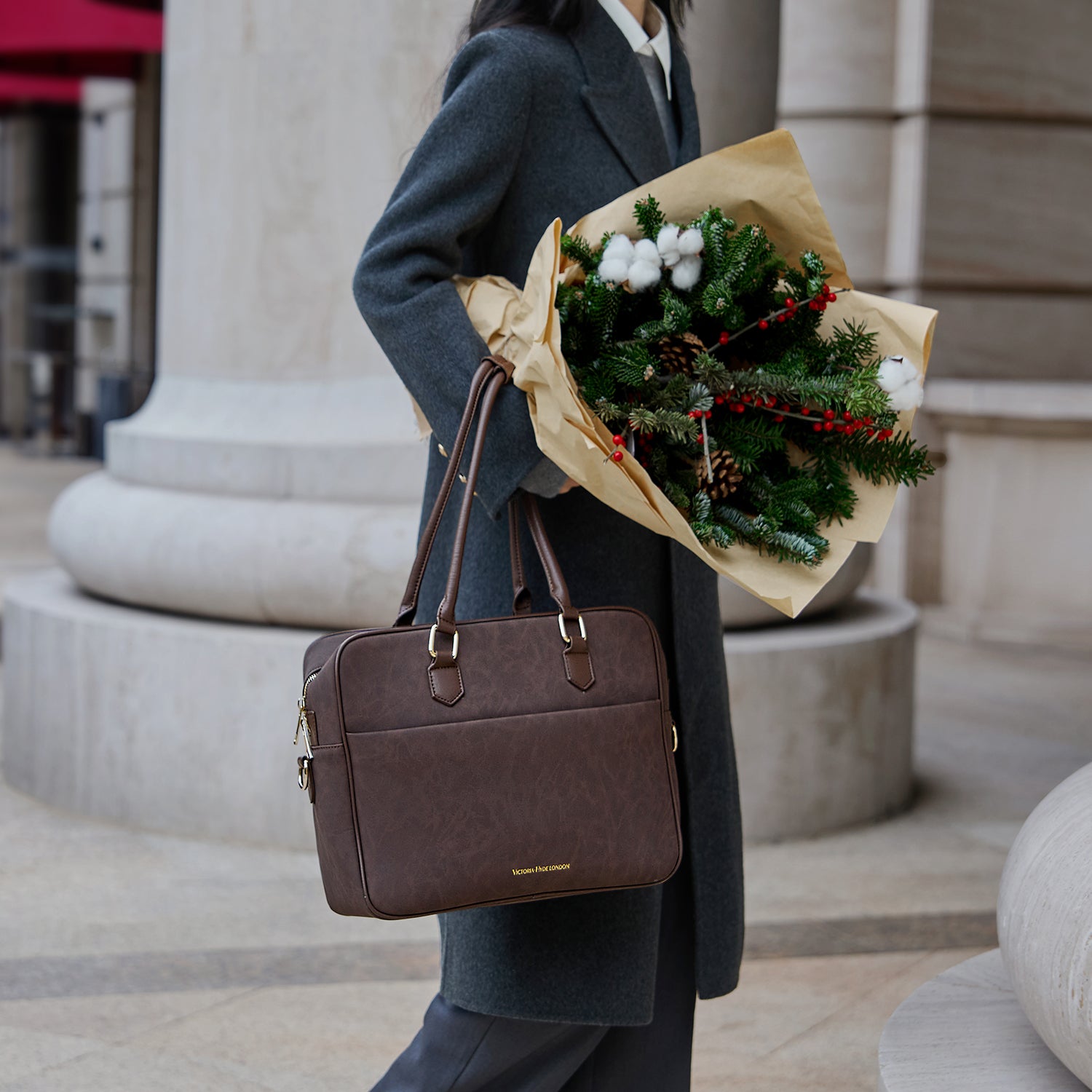 Christmas Gift Set: Margaret Braun &amp; Uhren-Anhänger Nude