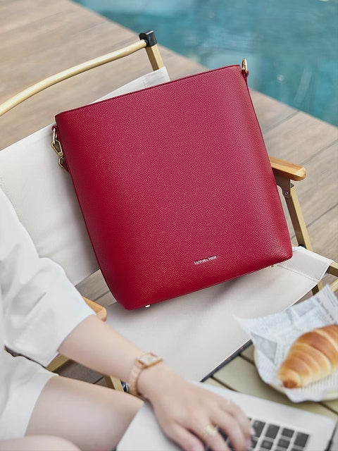 Victoria Hyde Kloey Laptop Bag Garnet Red – Packing video showing interior compartments and organization