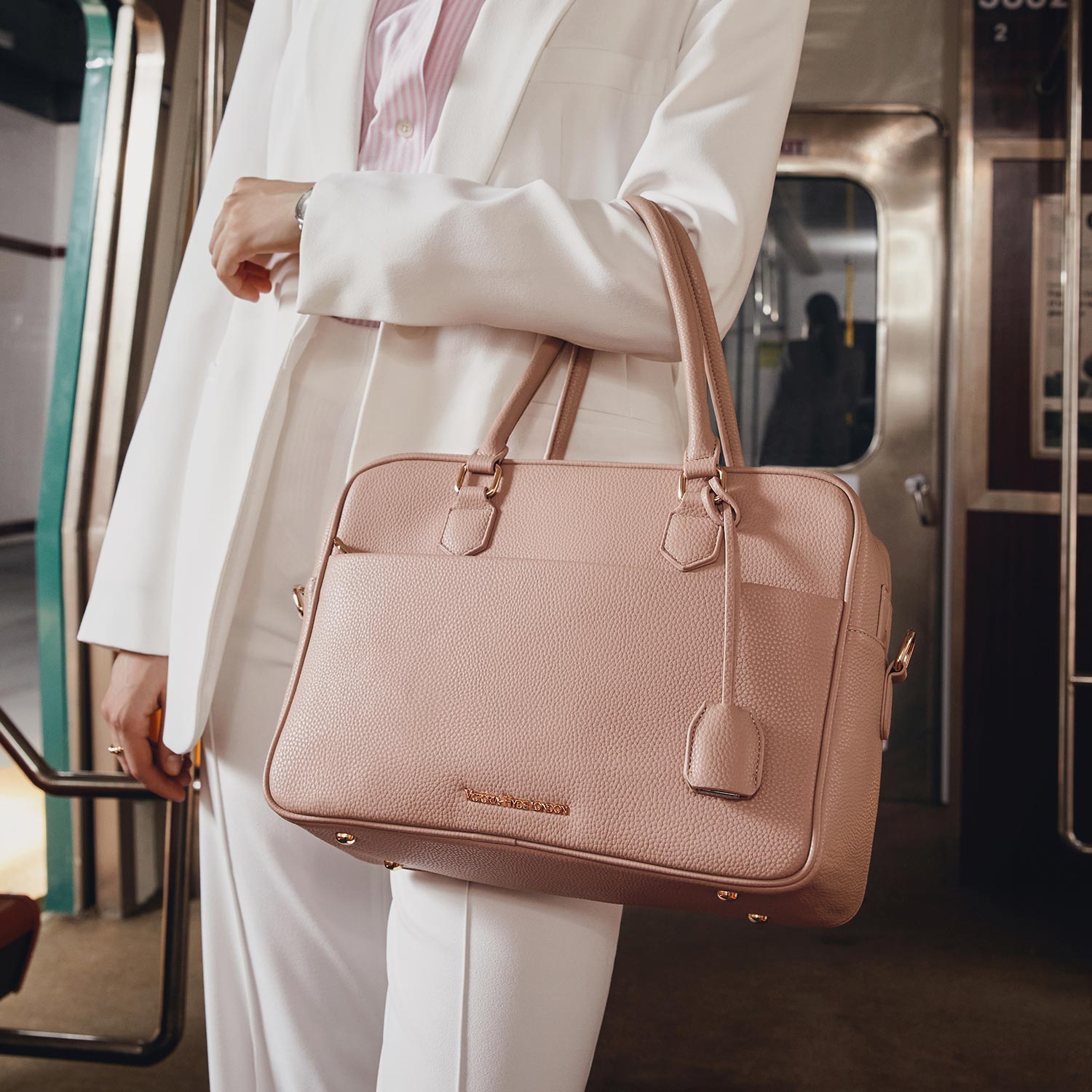 New Work Bag Margaret pink modern work bag sustainable tote bag with laptop compartment for women in business