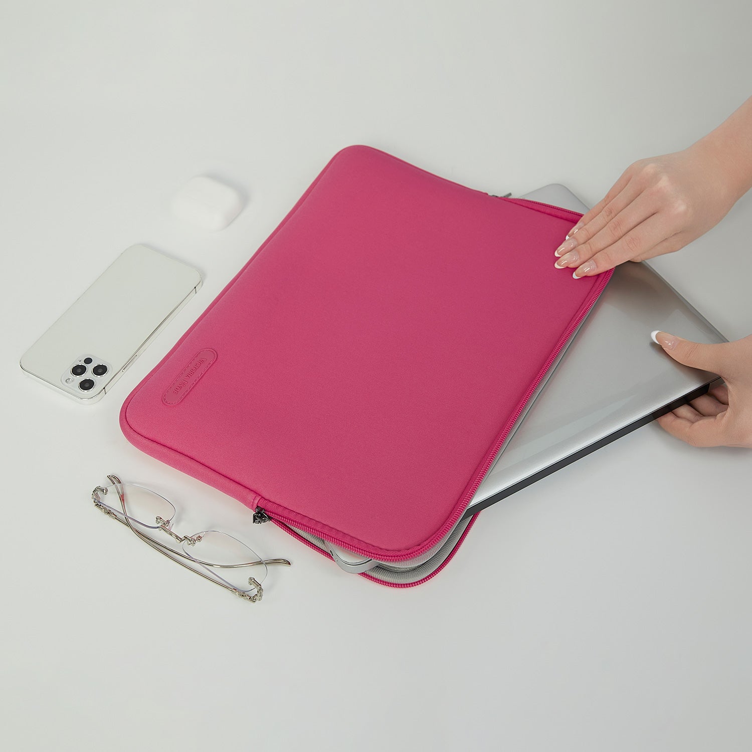 New Work Laptop Sleeve Adam in Pink for women in business