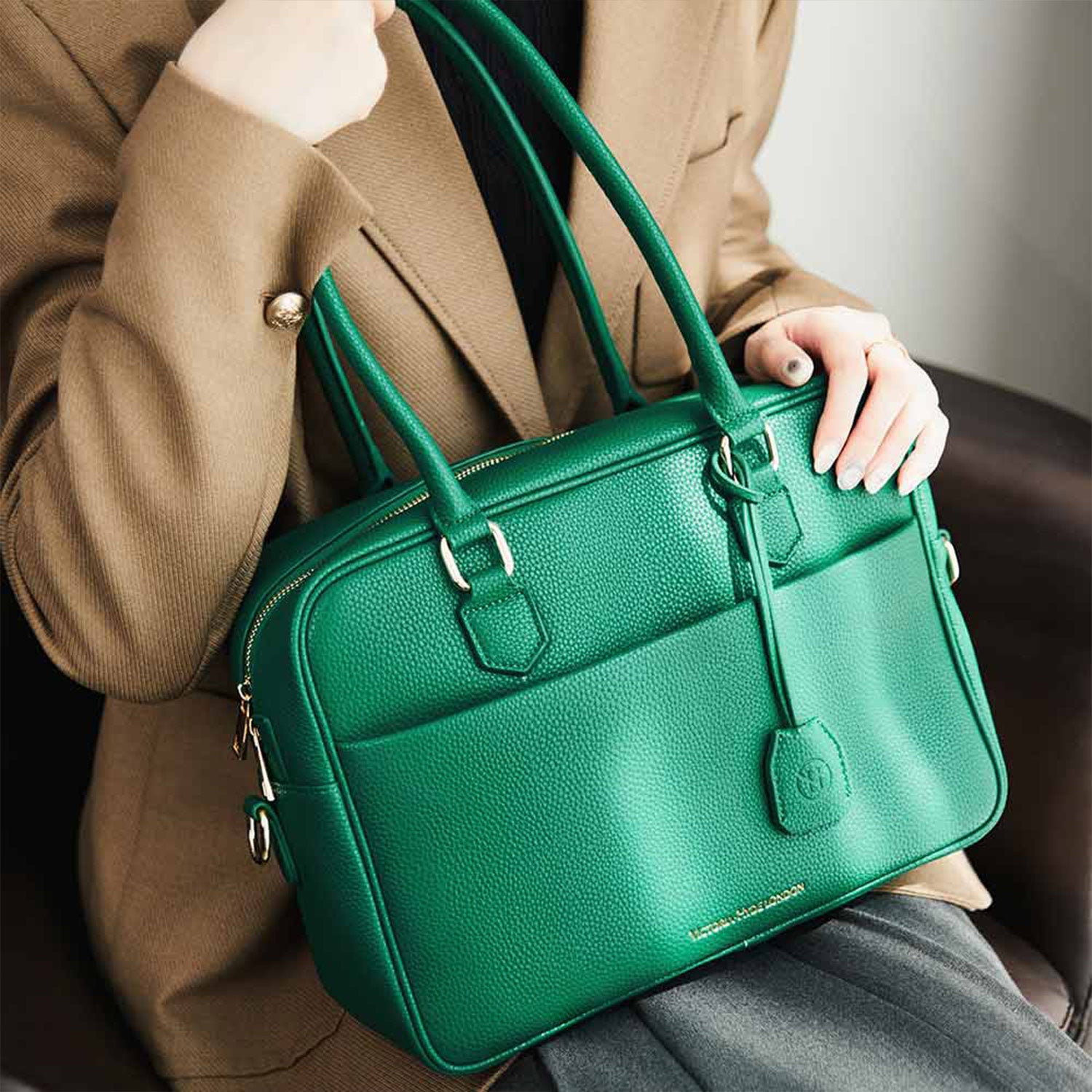 New Work Bag Margaret Green modern work bag sustainable tote bag with laptop compartment for women in business