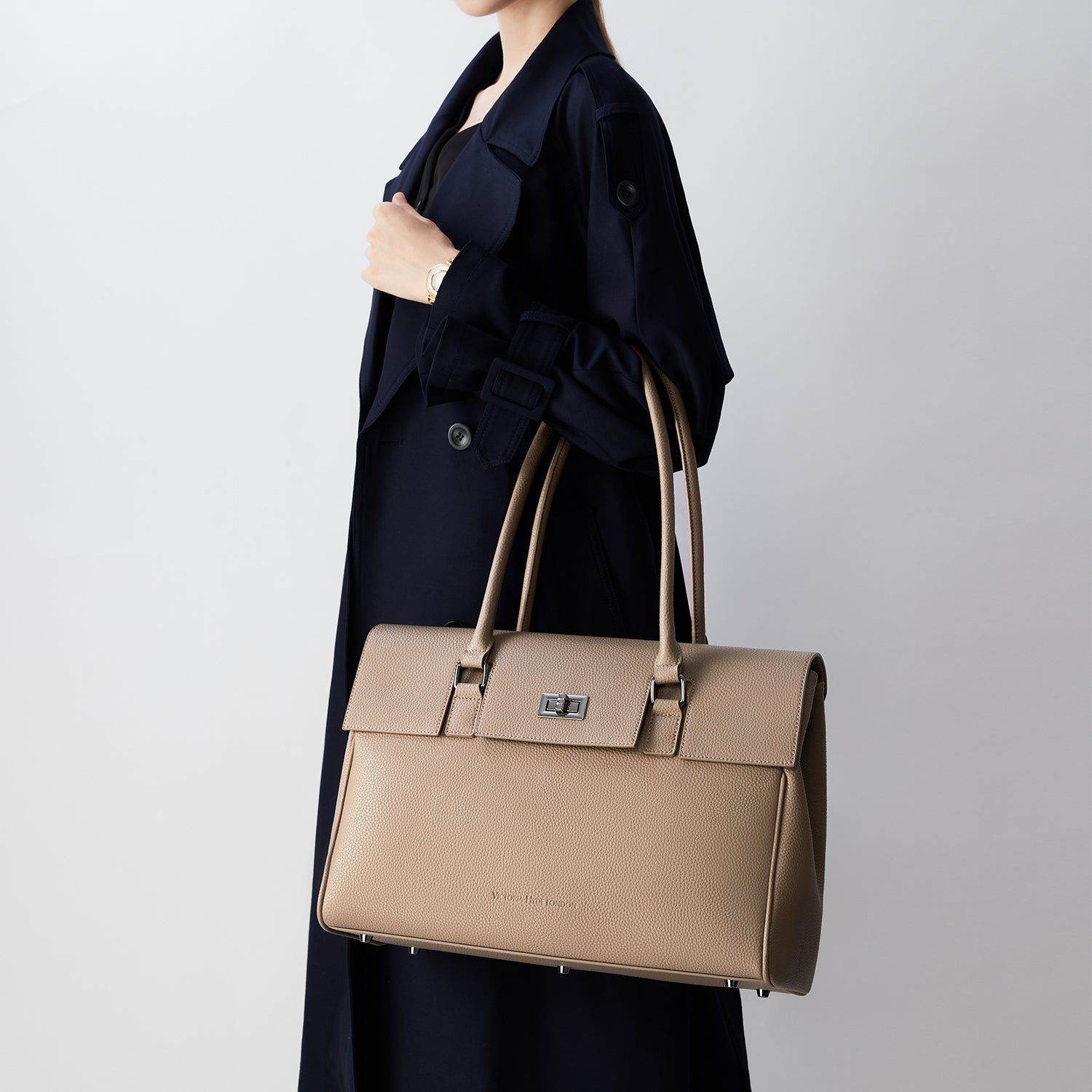 New Work Bag Jolene Nude modern work bag sustainable tote bag with laptop compartment for women in business