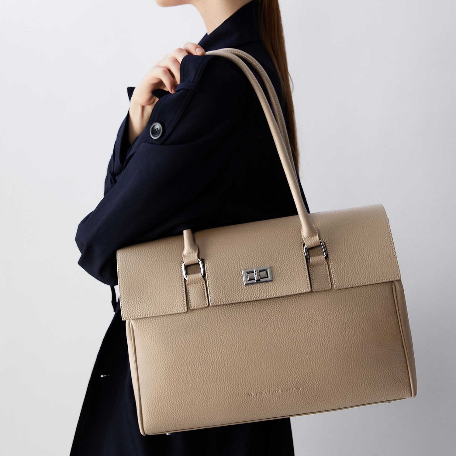 New Work Bag Jolene Nude modern work bag sustainable tote bag with laptop compartment for women in business