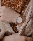 roségoldene Armbanduhr mit passenden Armband
